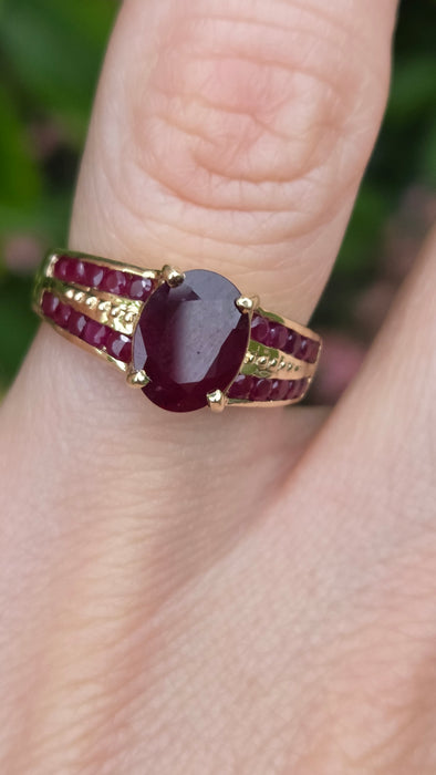 Vintage: 9ct Yellow Gold Art Deco-Inspired Ruby Ring