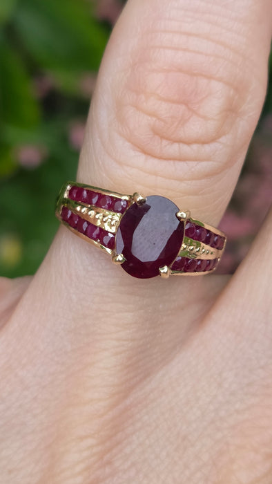 Vintage: 9ct Yellow Gold Art Deco-Inspired Ruby Ring