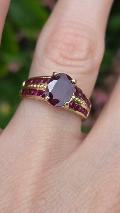 Vintage: 9ct Yellow Gold Art Deco-Inspired Ruby Ring