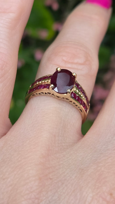 Vintage: 9ct Yellow Gold Art Deco-Inspired Ruby Ring