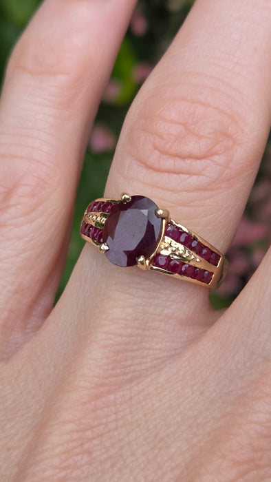 Vintage: 9ct Yellow Gold Art Deco-Inspired Ruby Ring