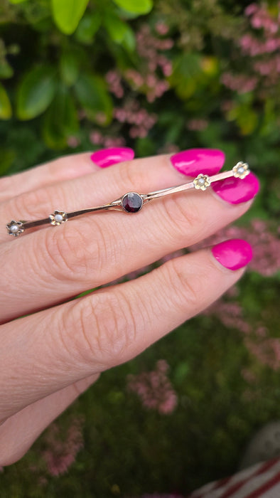 Vintage: 9ct Rose Gold Garnet & Seed Pearl Bar Brooch