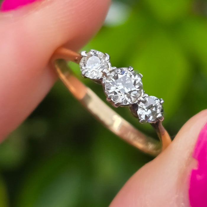 Vintage: 18ct Yellow Gold & Platinum Natural Diamond Trilogy Ring