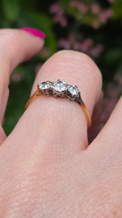 Vintage: 18ct Yellow Gold & Platinum Natural Diamond Trilogy Ring