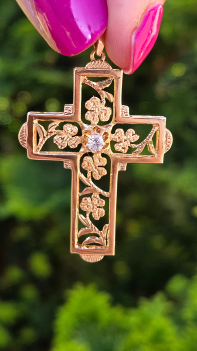 Vintage: 14ct Yellow Gold White Quartz Celtic Shamrock Cross Pendant