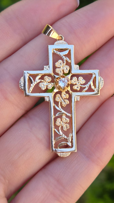 Vintage: 14ct Yellow Gold White Quartz Celtic Shamrock Cross Pendant