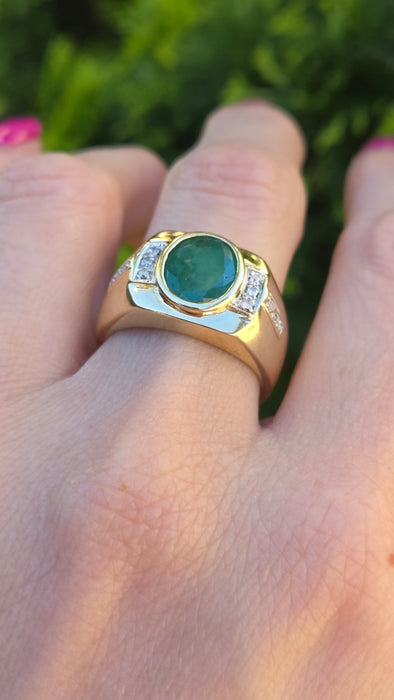 Vintage: 9ct Yellow Gold Emerald & Diamond Signet Ring- A beautiful statement
