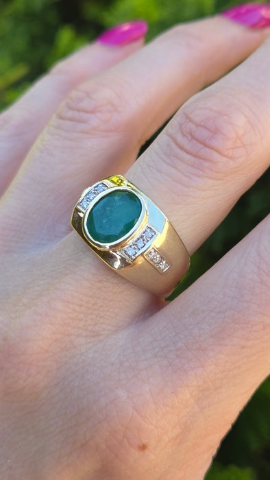 Vintage: 9ct Yellow Gold Emerald & Diamond Signet Ring- A beautiful statement