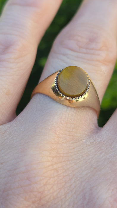 Vintage: 9ct Yellow Gold Tiger's Eye Signet Ring — From 1978