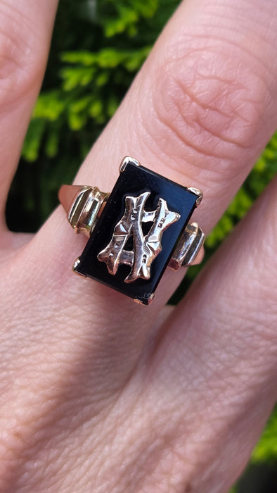 Antique: 9ct Yellow Gold Black Onyx Monogram Mourning Ring