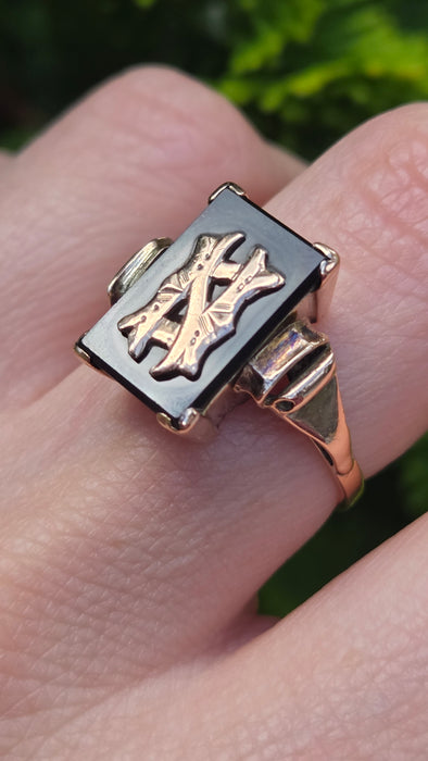 Antique: 9ct Yellow Gold Black Onyx Monogram Mourning Ring