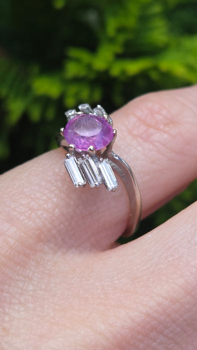 Vintage: 18ct White Gold Pink Sapphire & Diamond Cross-Over Ring — 0.68ct