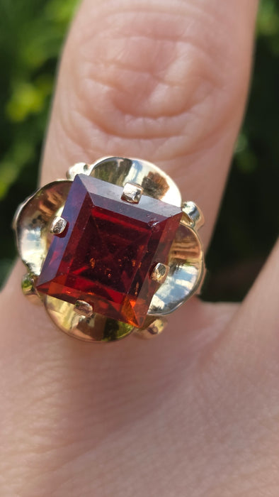 Vintage: Rare 18ct Gold Large Princess Cut Orange Garnet Statement Ring