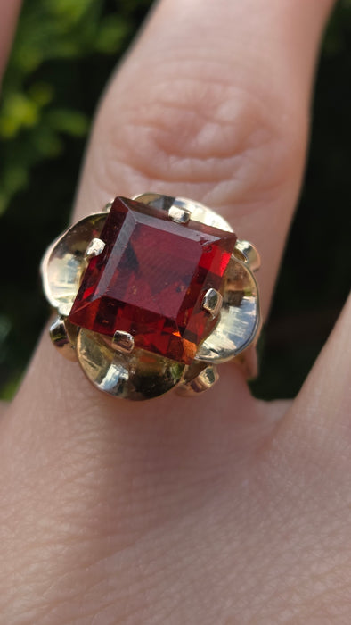 Vintage: Rare 18ct Gold Large Princess Cut Orange Garnet Statement Ring