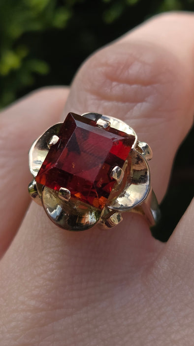 Vintage: Rare 18ct Gold Large Princess Cut Orange Garnet Statement Ring