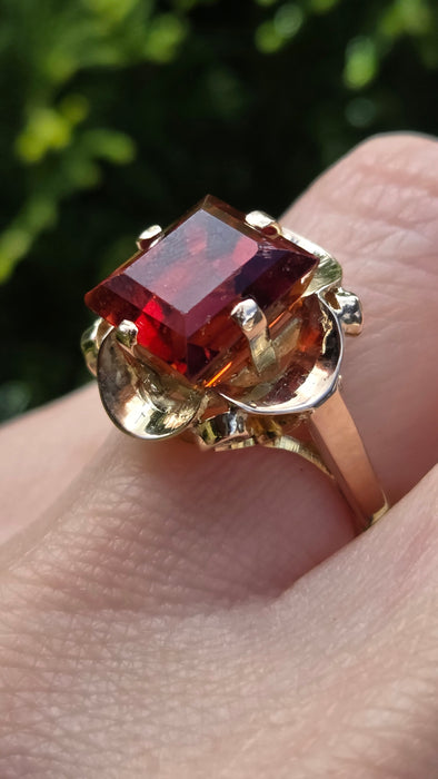 Vintage: Rare 18ct Gold Large Princess Cut Orange Garnet Statement Ring