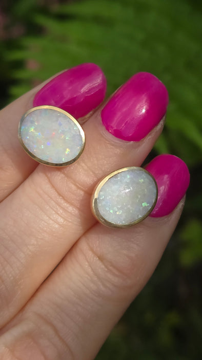 Vintage: 9ct Yellow Gold Oval Opal Cabochon Stud Earrings