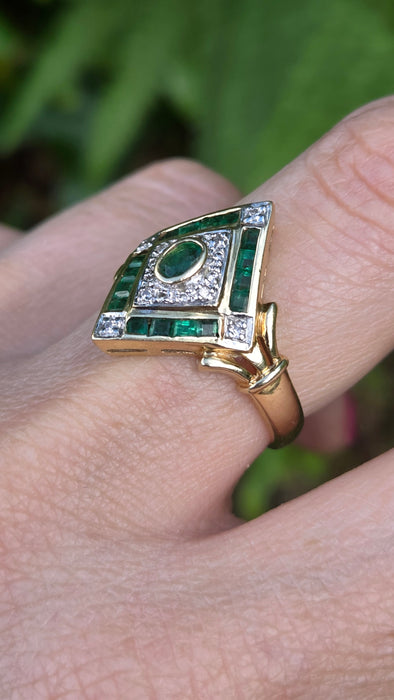 3385 Vintage: 14ct Yellow Gold Emerald & Diamond Art Deco Style Panel Ring