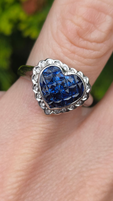 Vintage: 18ct White Gold Sapphire & Diamond Heart Cluster Ring — 1.00ct