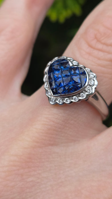 Vintage: 18ct White Gold Sapphire & Diamond Heart Cluster Ring — 1.00ct
