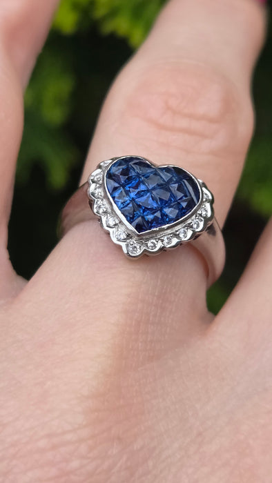 Vintage: 18ct White Gold Sapphire & Diamond Heart Cluster Ring — 1.00ct