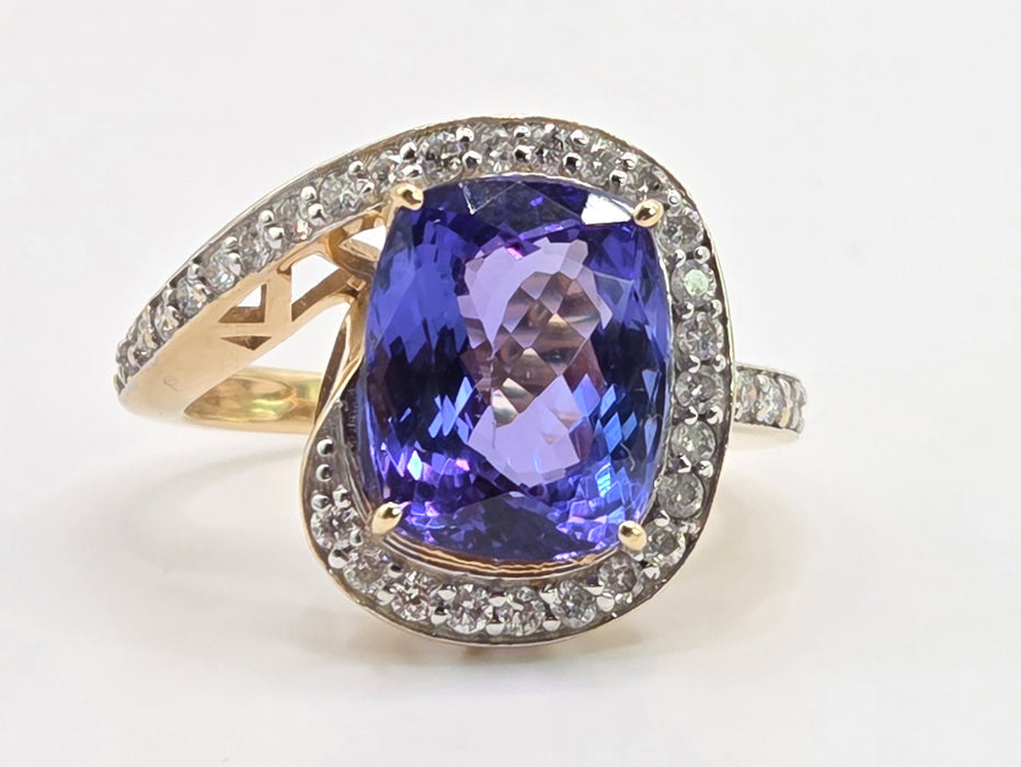 Vintage: 18ct Yellow Gold Tanzanite & Diamond Dress Ring — 5.51ct & 0.36ct
