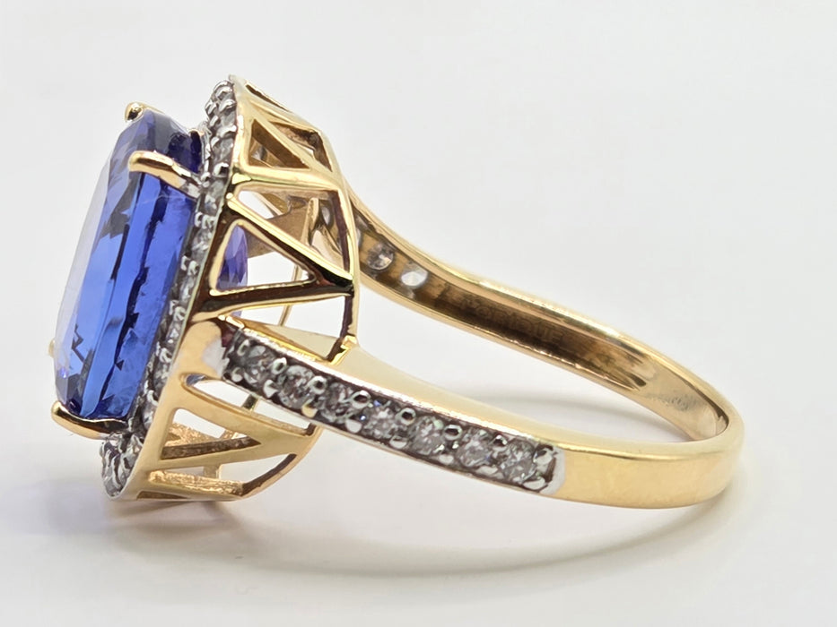 Vintage: 18ct Yellow Gold Tanzanite & Diamond Dress Ring — 5.51ct & 0.36ct