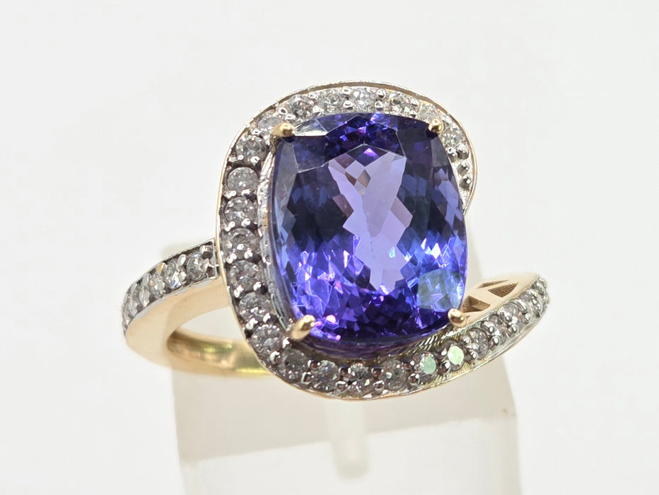 Vintage: 18ct Yellow Gold Tanzanite & Diamond Dress Ring — 5.51ct & 0.36ct