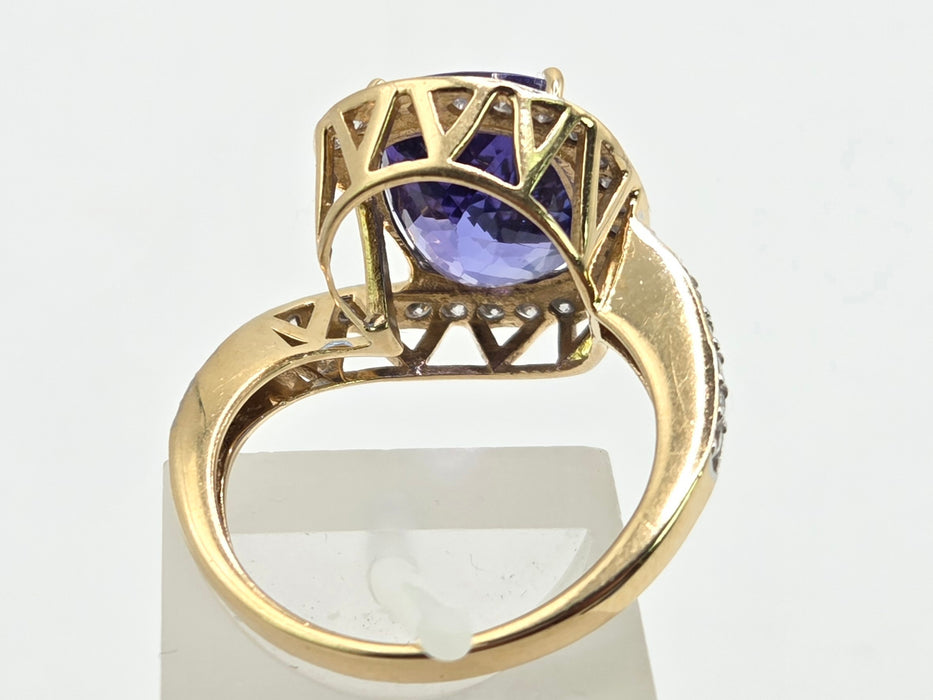 Vintage: 18ct Yellow Gold Tanzanite & Diamond Dress Ring — 5.51ct & 0.36ct