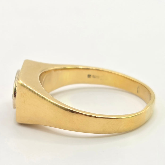Vintage: 18ct Yellow Gold Diamond Signet Ring
