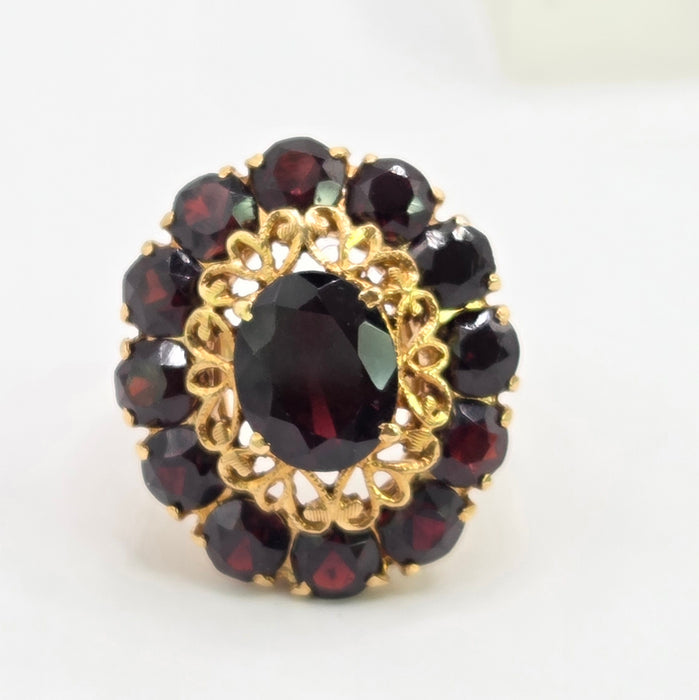 Vintage: 18ct Yellow Gold Garnet Cluster Ring — 9.90ct