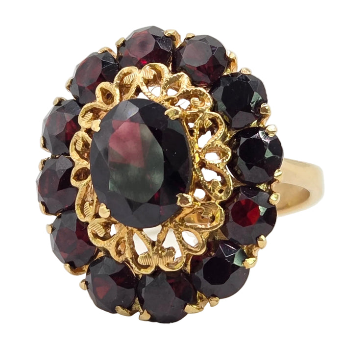 Vintage: 18ct Yellow Gold Garnet Cluster Ring — 9.90ct