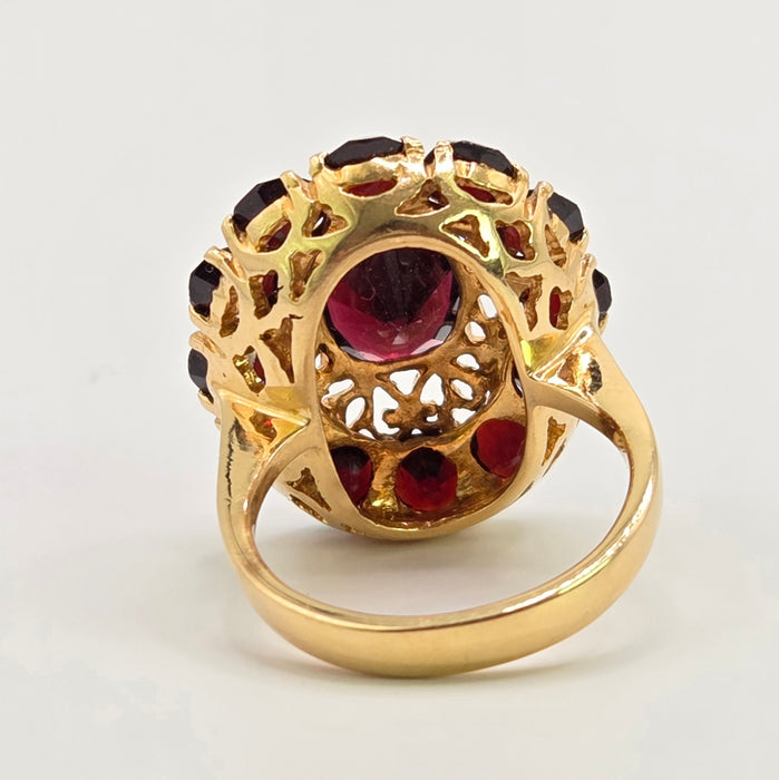 Vintage: 18ct Yellow Gold Garnet Cluster Ring — 9.90ct