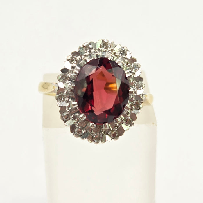 Vintage: 18ct Yellow Gold Garnet & Diamond Cluster Ring — 2.60ct & 0.21ct — From 1983