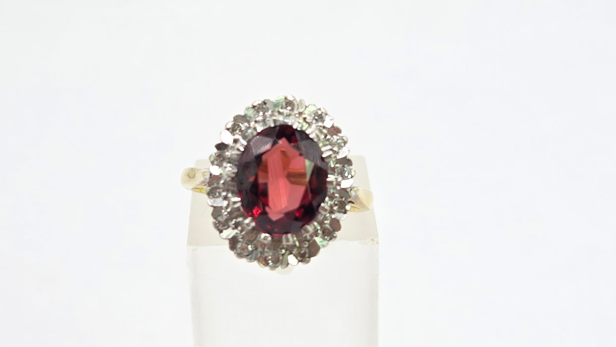 Vintage: 18ct Yellow Gold Garnet & Diamond Cluster Ring — 2.60ct & 0.21ct — From 1983