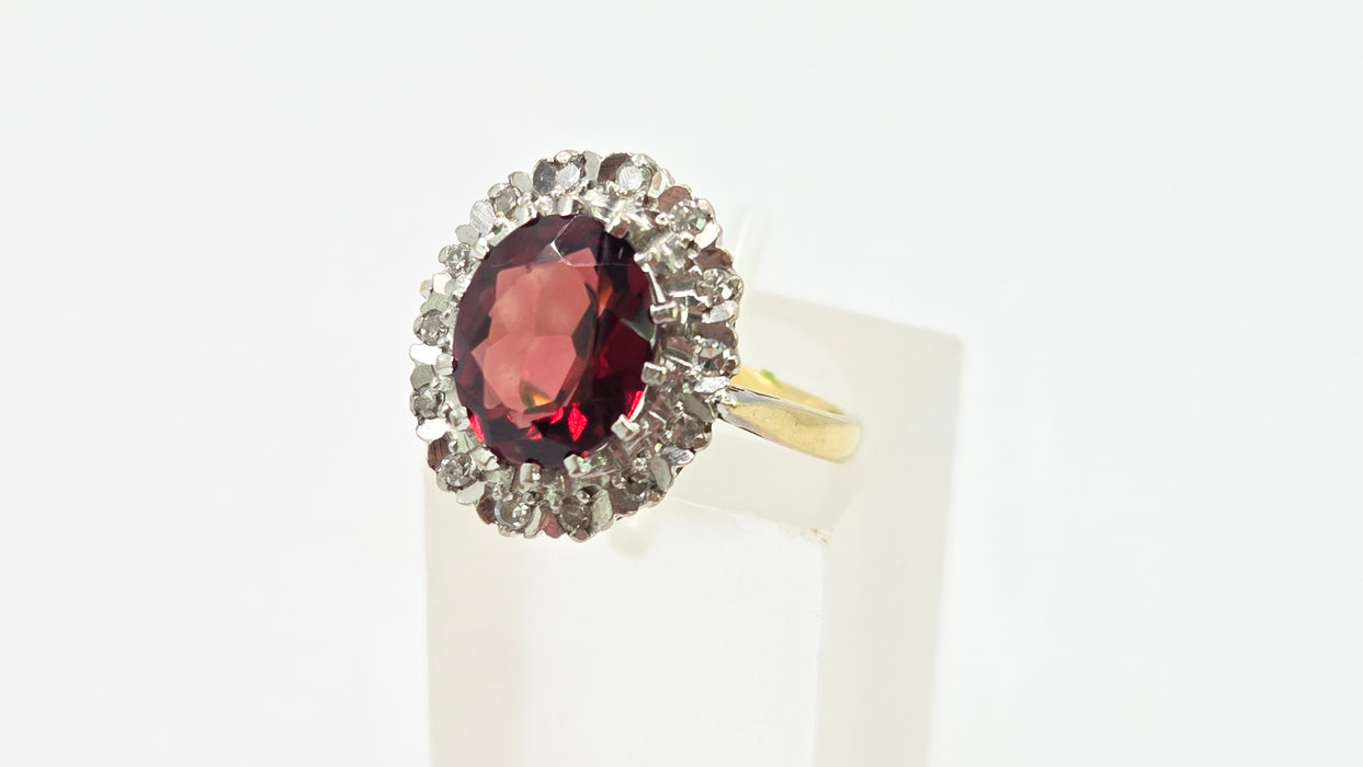 Vintage: 18ct Yellow Gold Garnet & Diamond Cluster Ring — 2.60ct & 0.21ct — From 1983