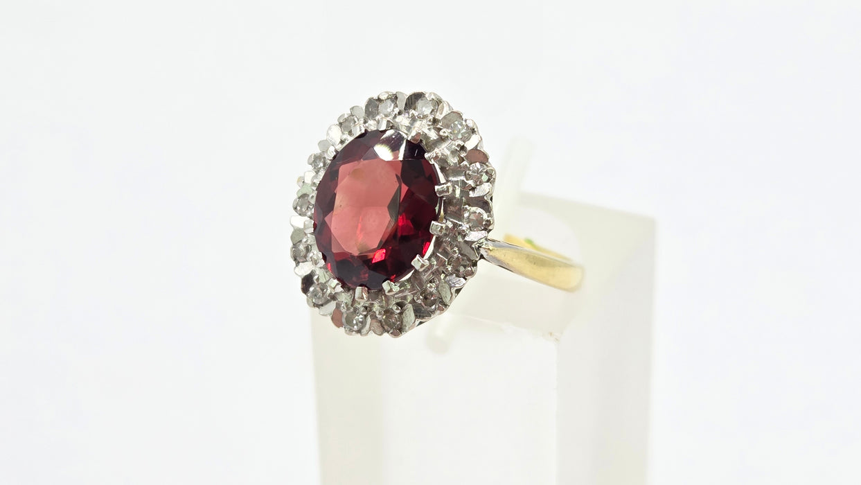 Vintage: 18ct Yellow Gold Garnet & Diamond Cluster Ring — 2.60ct & 0.21ct — From 1983