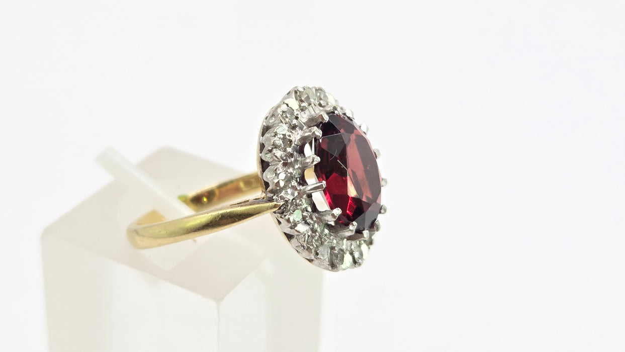 Vintage: 18ct Yellow Gold Garnet & Diamond Cluster Ring — 2.60ct & 0.21ct — From 1983