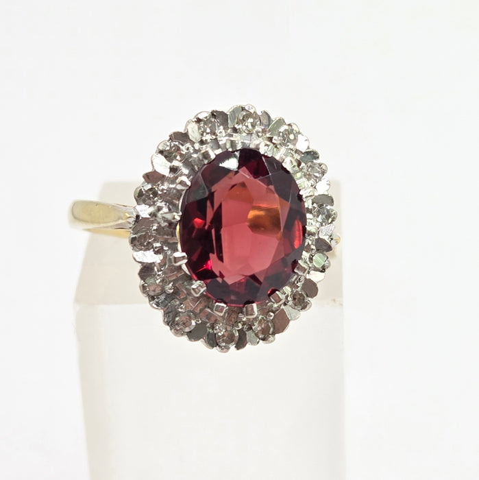 Vintage: 18ct Yellow Gold Garnet & Diamond Cluster Ring — 2.60ct & 0.21ct — From 1983
