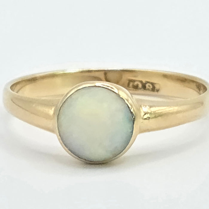 Vintage: 18ct Yellow Gold Opal Solitaire Dress Ring — 0.82ct