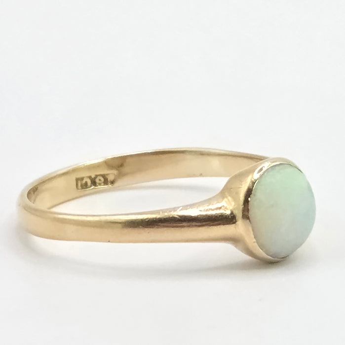 Vintage: 18ct Yellow Gold Opal Solitaire Dress Ring — 0.82ct