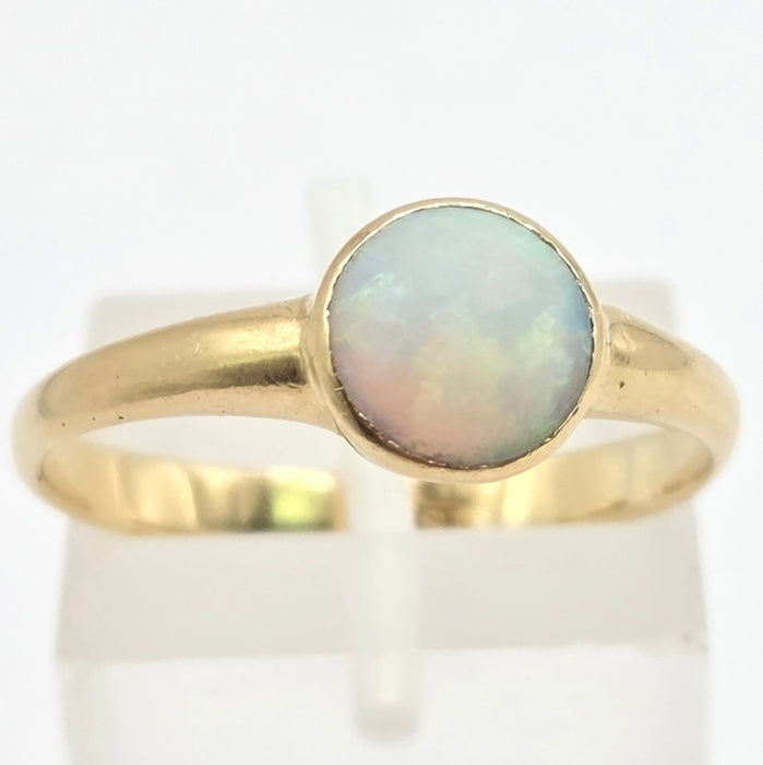 Vintage: 18ct Yellow Gold Opal Solitaire Dress Ring — 0.82ct
