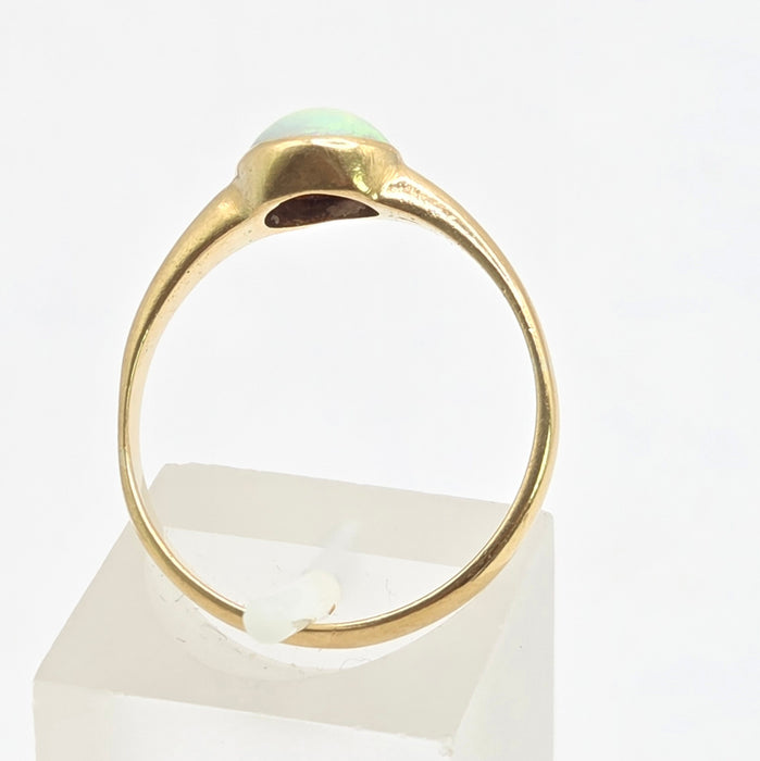 Vintage: 18ct Yellow Gold Opal Solitaire Dress Ring — 0.82ct