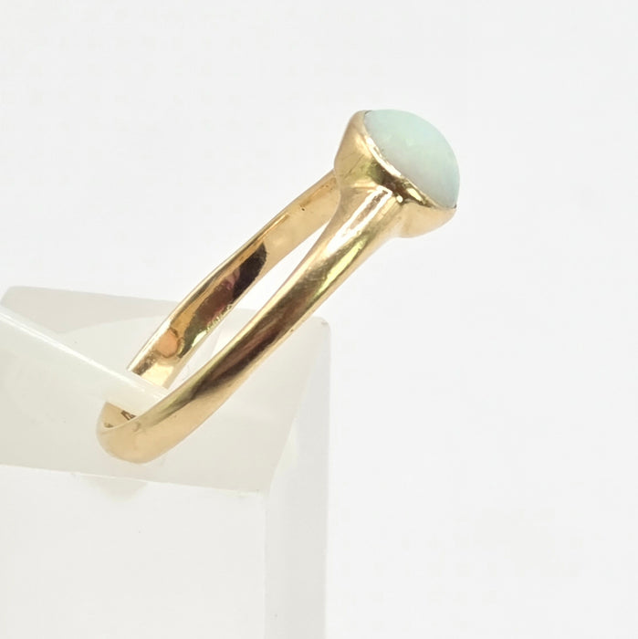 Vintage: 18ct Yellow Gold Opal Solitaire Dress Ring — 0.82ct