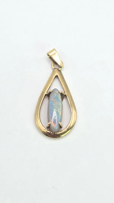 Vintage: 9ct Yellow Gold Opal Solitaire Pendant