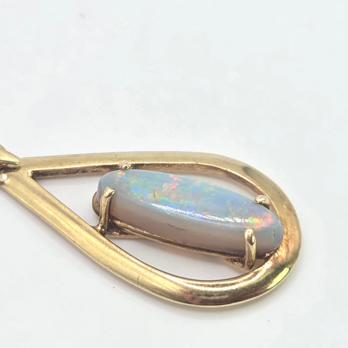 Vintage: 9ct Yellow Gold Opal Solitaire Pendant