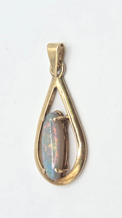 Vintage: 9ct Yellow Gold Opal Solitaire Pendant