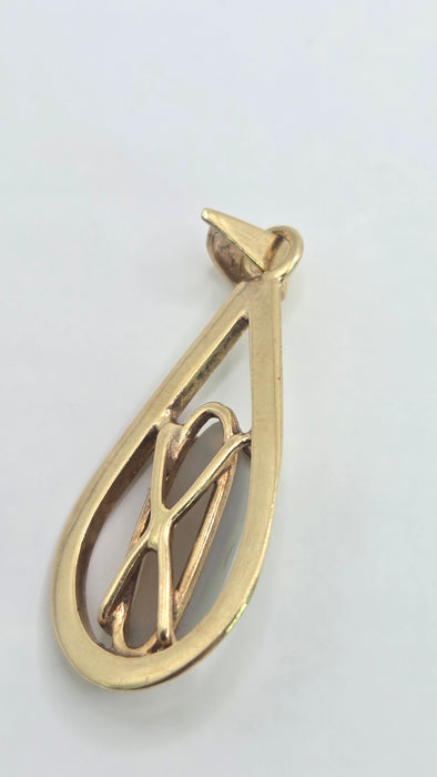 Vintage: 9ct Yellow Gold Opal Solitaire Pendant