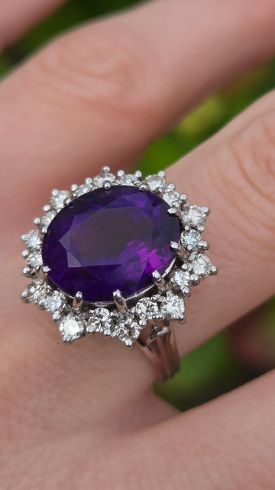 Vintage: 18ct White Gold Amethyst & Diamond Cluster Ring — 7.00ct Amethyst / 1.20ct Diamonds