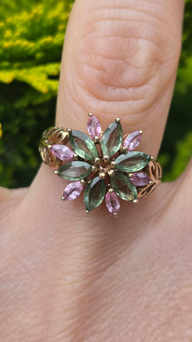 Vintage: 9ct Yellow Gold Green & Pink Sapphire Floral Ring